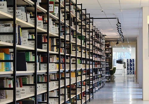 KI-gestützte Wissensdatenbank für Fachpublikationen